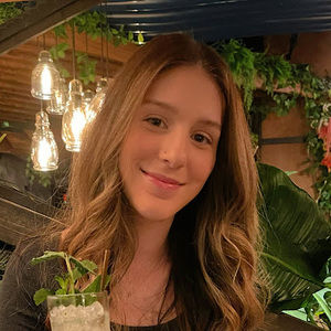 Meet your Posher, Simone